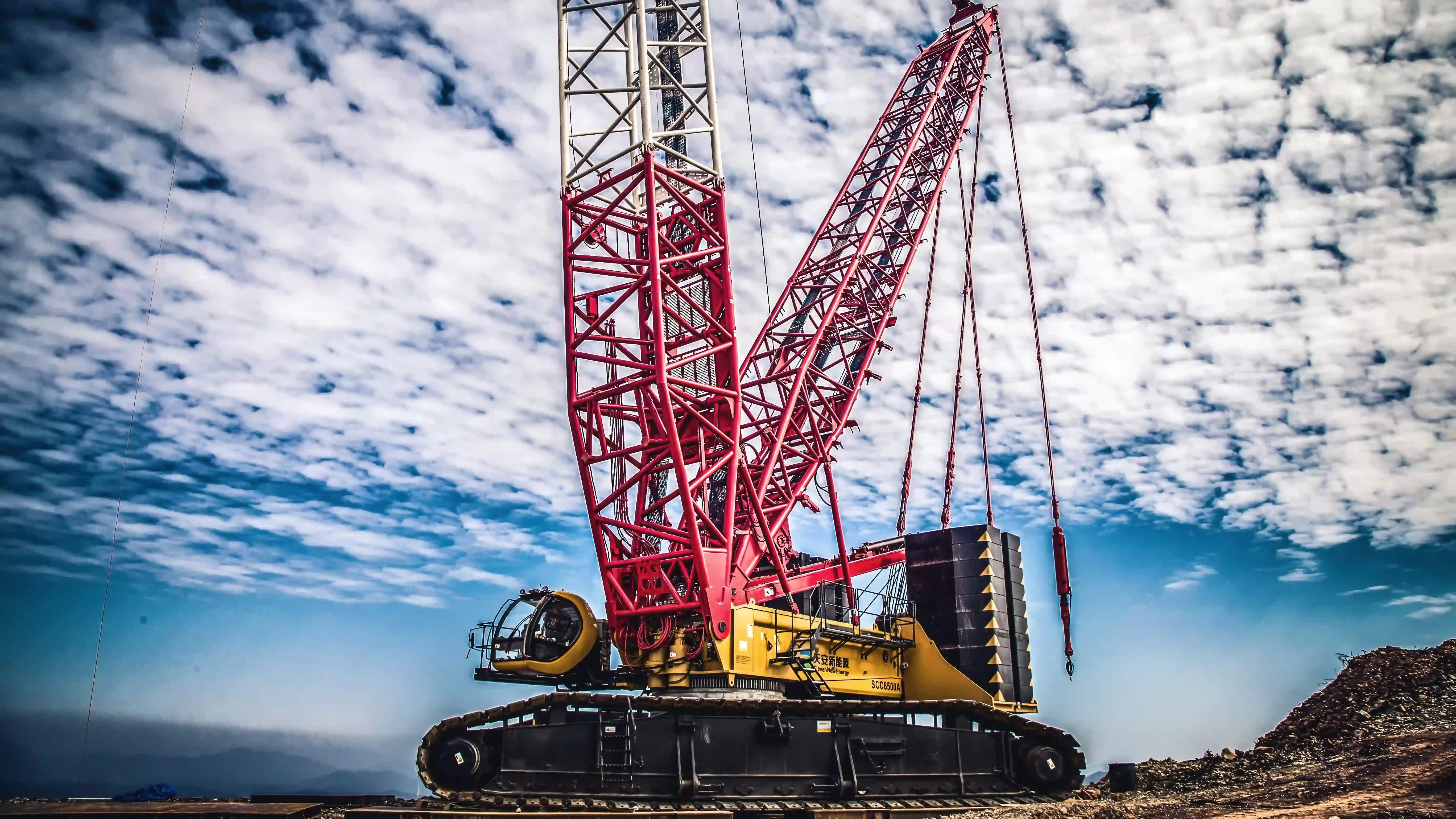 Guindastes treliçados